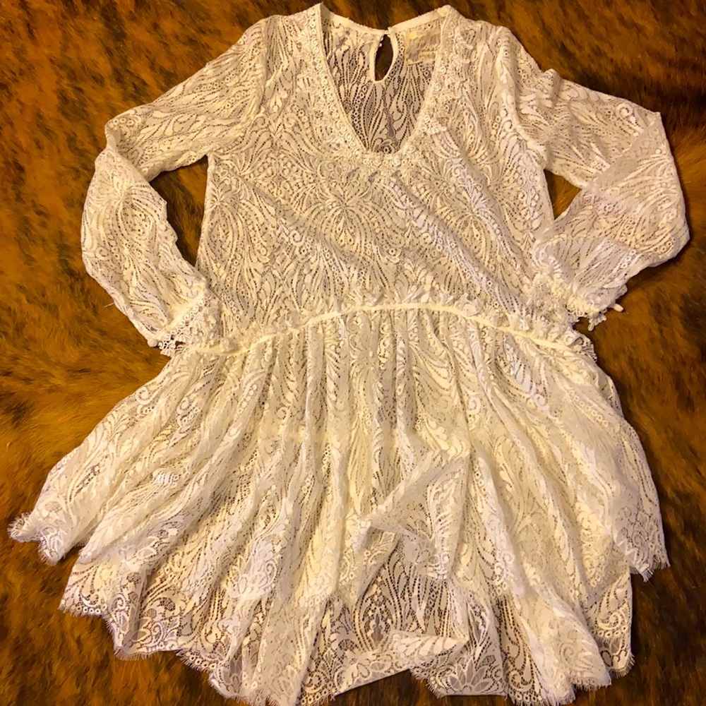 White lace and ruffle tunic